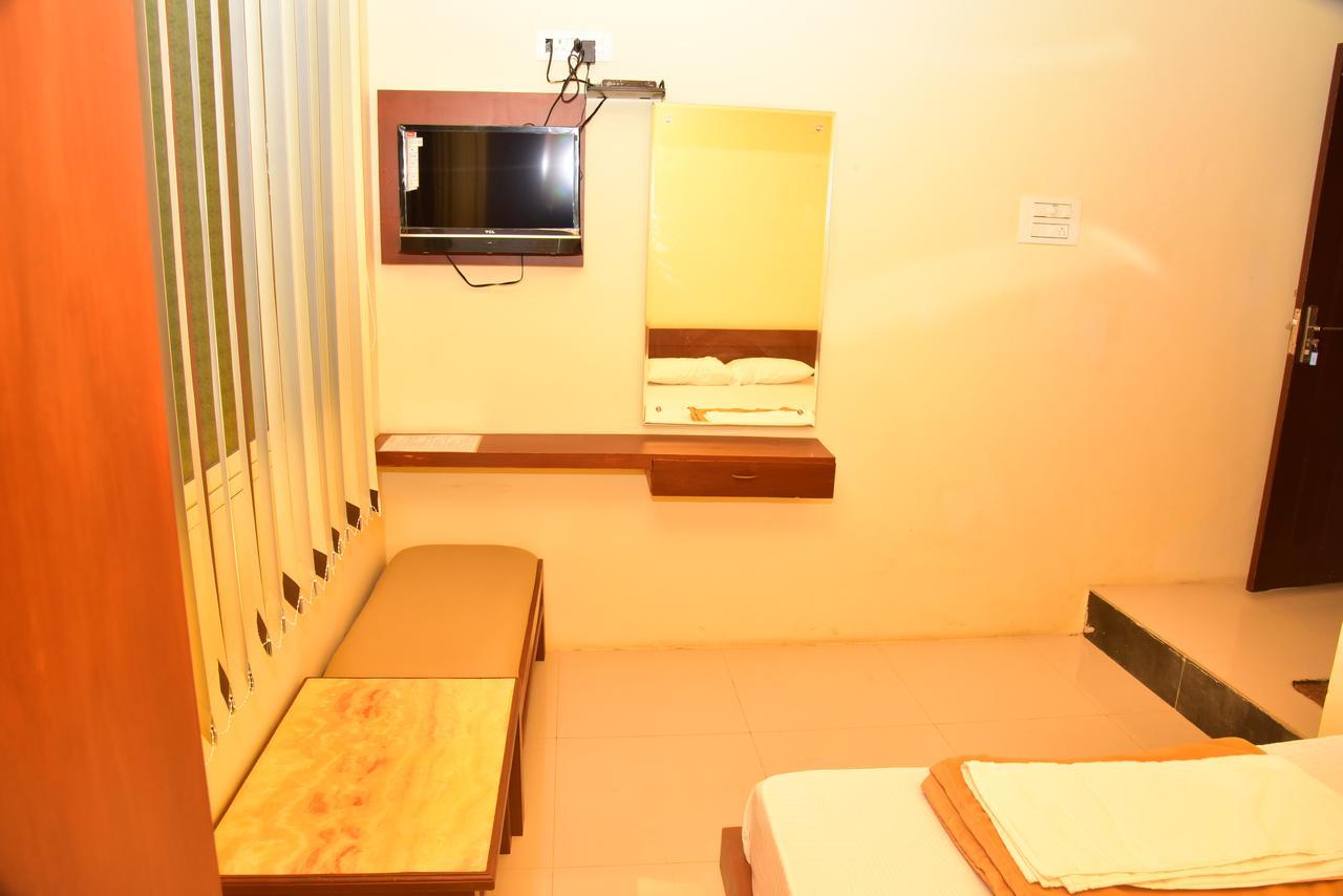 Hotel Bright Palace Restaurant And Residency Shimoga Exterior foto