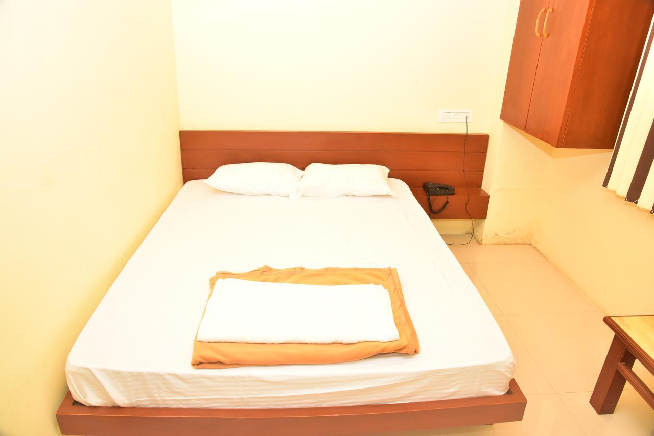 Hotel Bright Palace Restaurant And Residency Shimoga Exterior foto